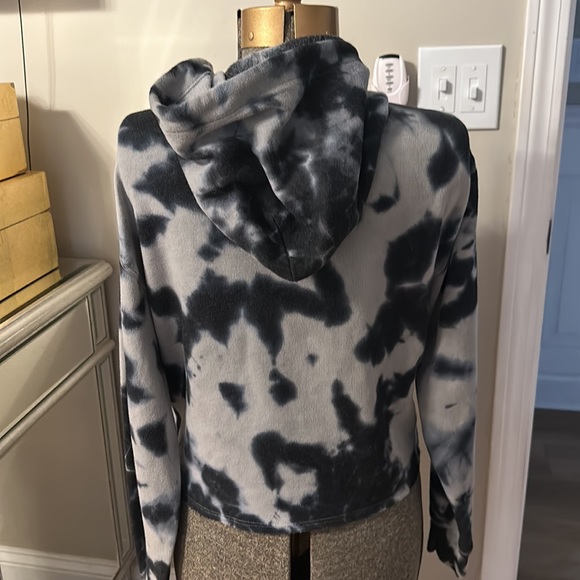 **SOLD ON MERCARI**PINK Victoria’s Secret tie-dyed cropped hoodie size small - Picture 4 of 8